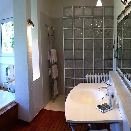 Le Clos Des Pommiers Bed & Breakfast 3*